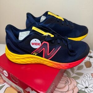 Fresh Foam Arishi v4- Unisex size 4 wide Kids sneaker